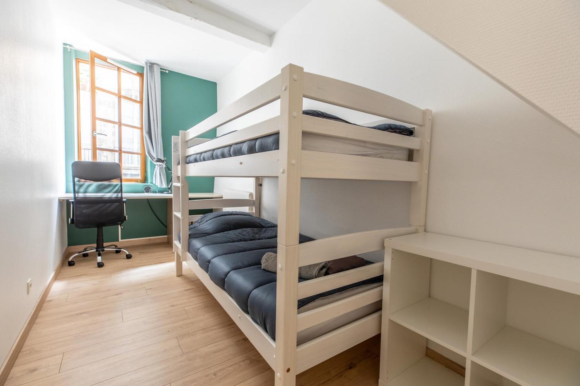 Le Petit Pirou # Cosy # Halte Auvergne Thiers Buitenkant foto