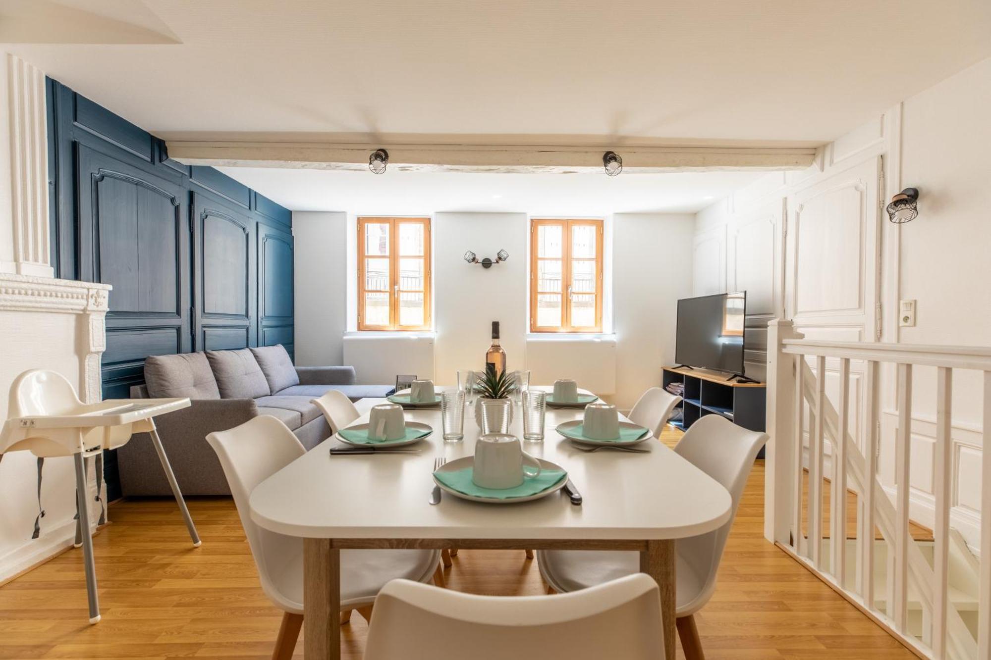 Le Petit Pirou # Cosy # Halte Auvergne Thiers Buitenkant foto